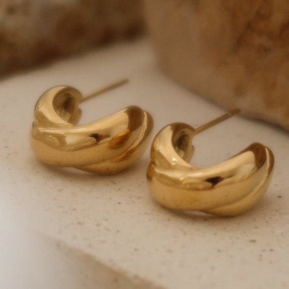 NEW 18K Gold Plated Double Cross Hoop Earrings - Picture 1 of 8